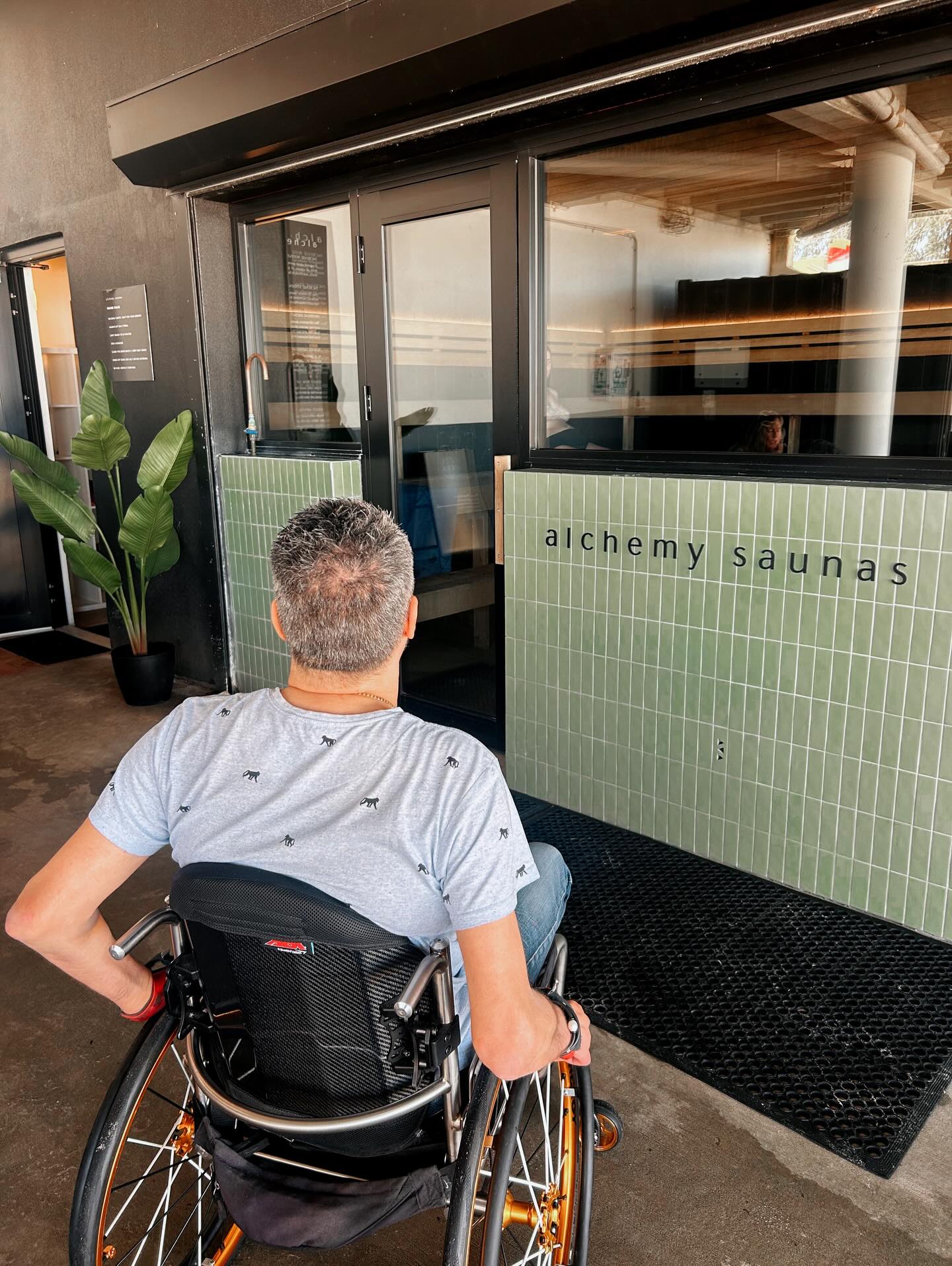 Dora participant visiting an accessible sauna